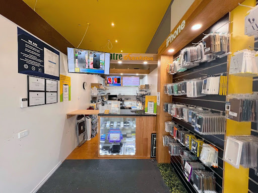 Image inside the phone repair center